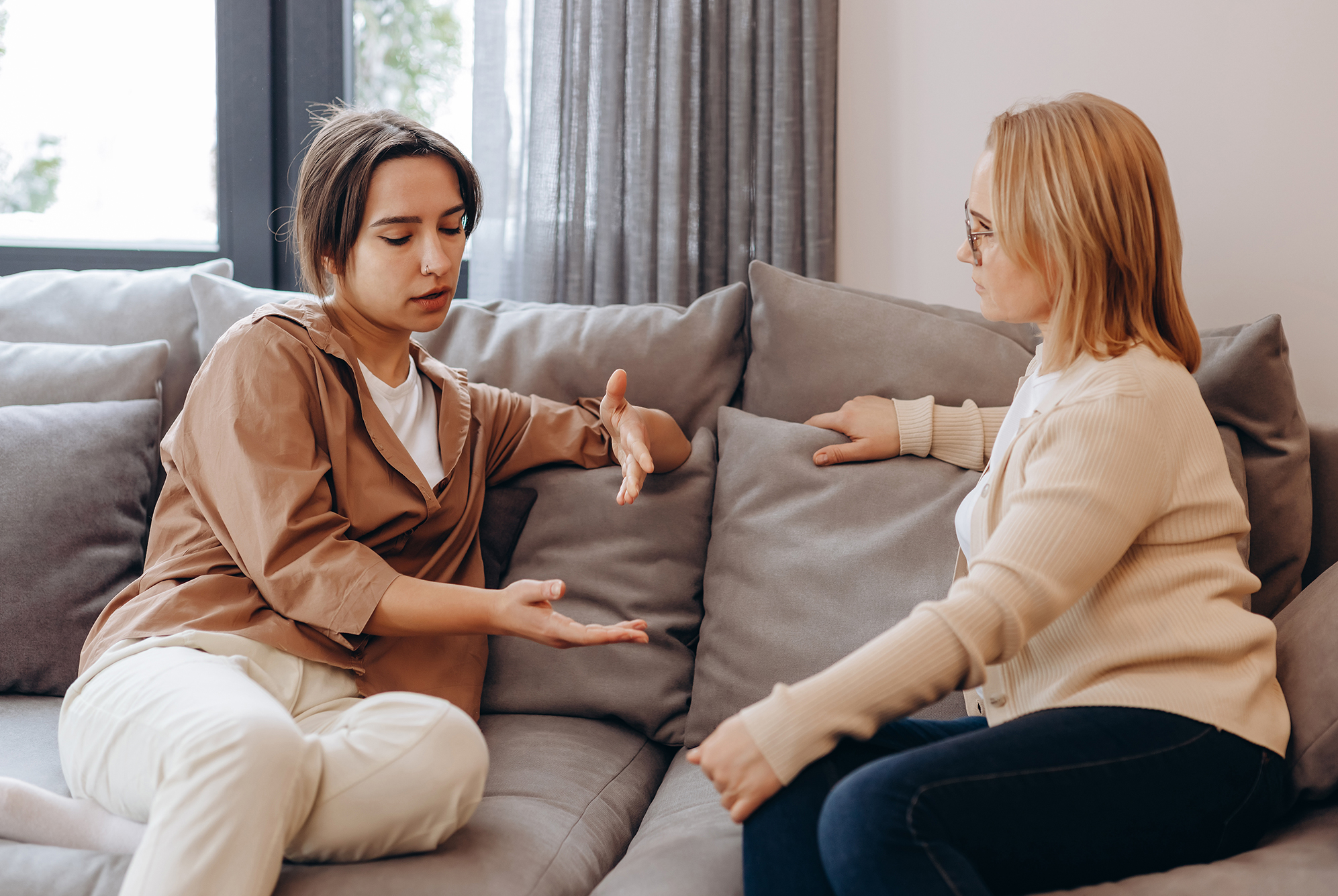 Mutter & Tochter sprechen offen miteinander